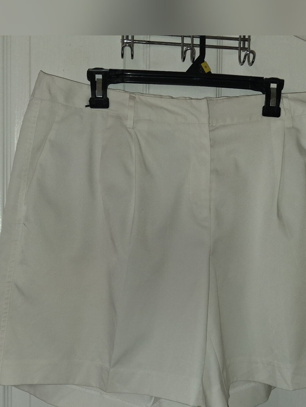 TALBOTS PETITES VERY NICE WHITE SHORTS SZ 18W